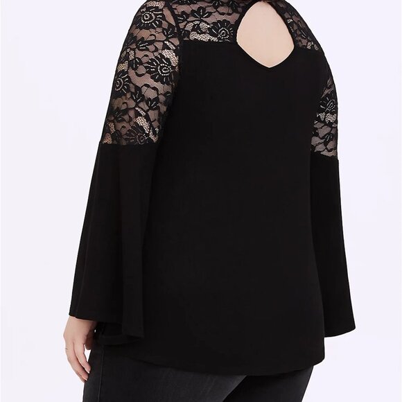 🆕 3X SUPER SOFT & LACE BLACK BELL SLEEVE TOP - Picture 2 of 5